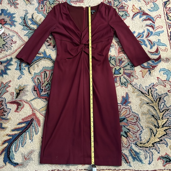 Le Chateau Fitted 3/4 Sleeve Knotted Dress - Picture 5 of 6